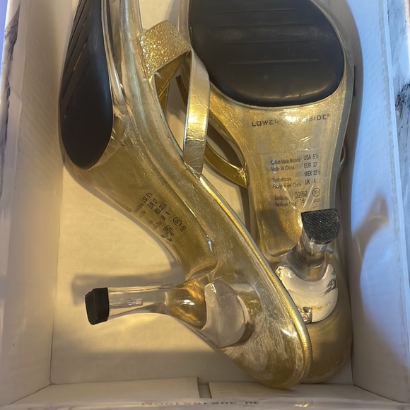 Gold lower east side heels that light up - Picture 3 of 4